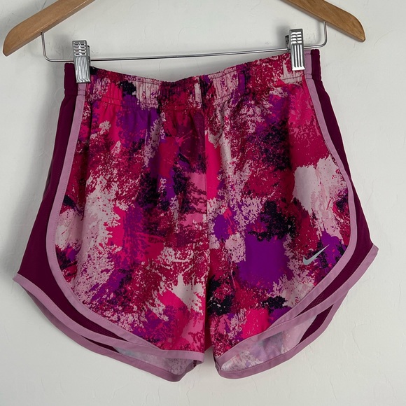 Nike Size Small low cut running style short light weight fabric bright p… - Picture 1 of 6